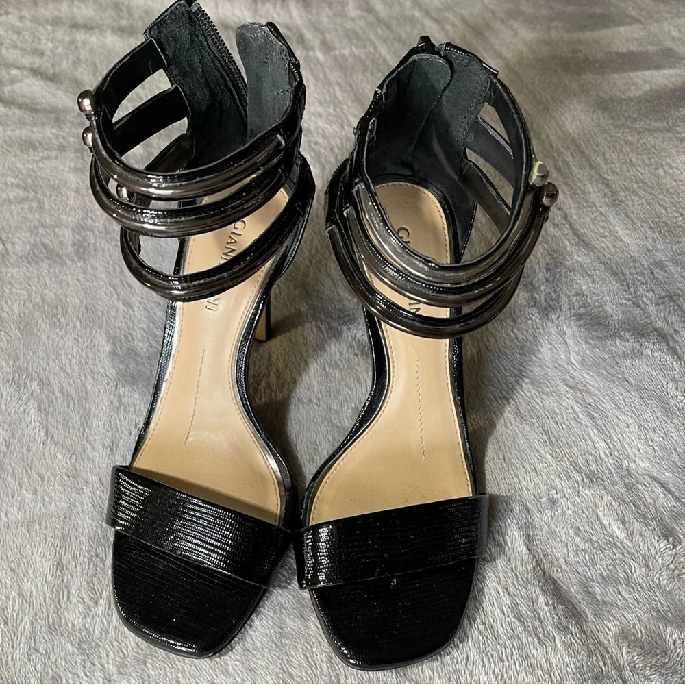 Gianni Bini black heels. Size 5.5 - Picture 1 of 7